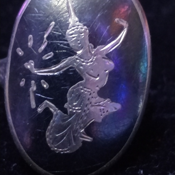 Siam Jewelry - VINTAGE Siam Sterling Silver Adjustable Statement Ring